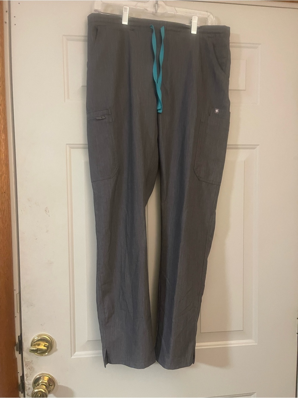 FIGS Technical Yola Skinny Nurse Scrub Pants Gray Medium #TW2000R PO 1683